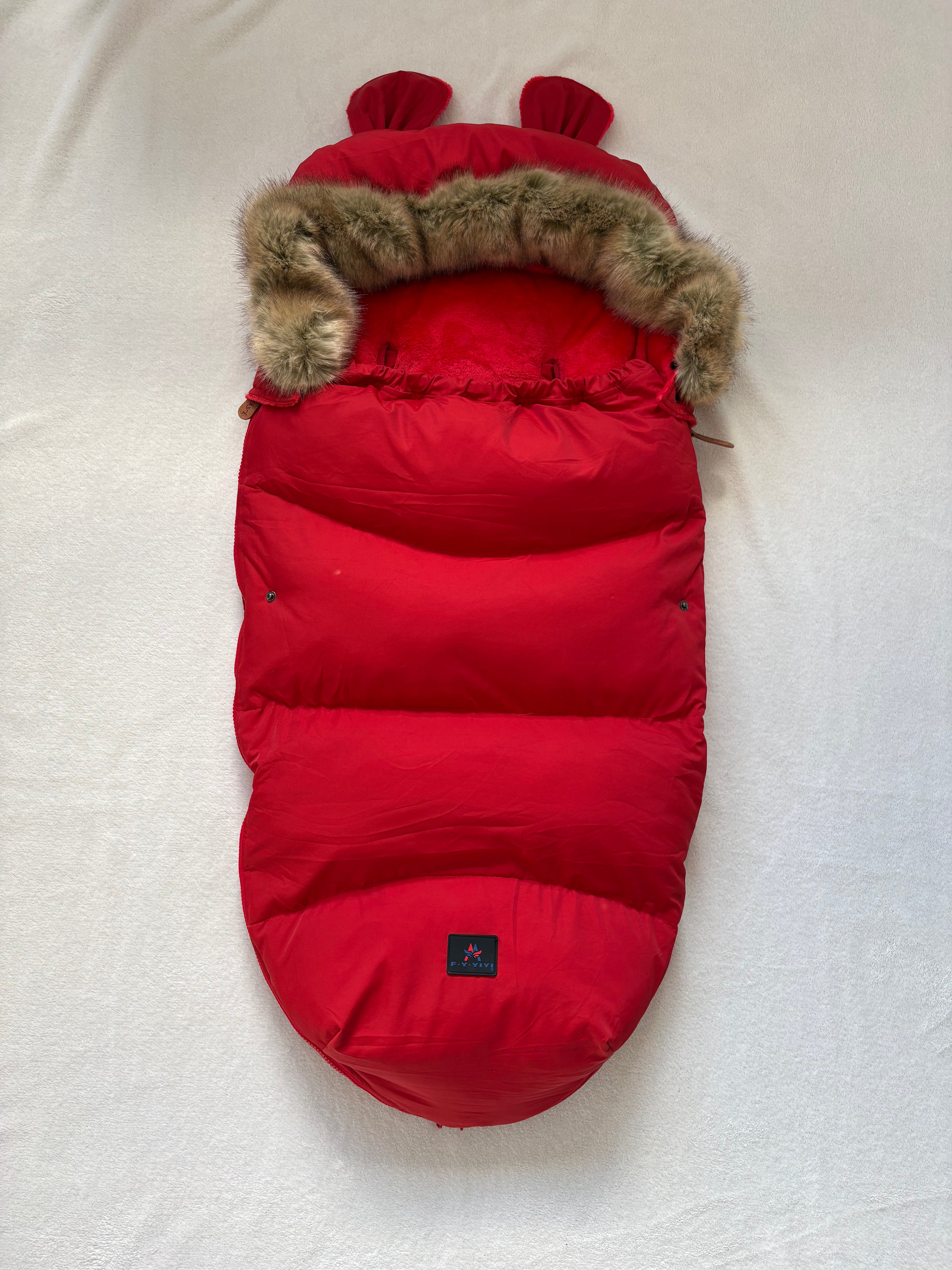 Flauschiger Baby Fußsack