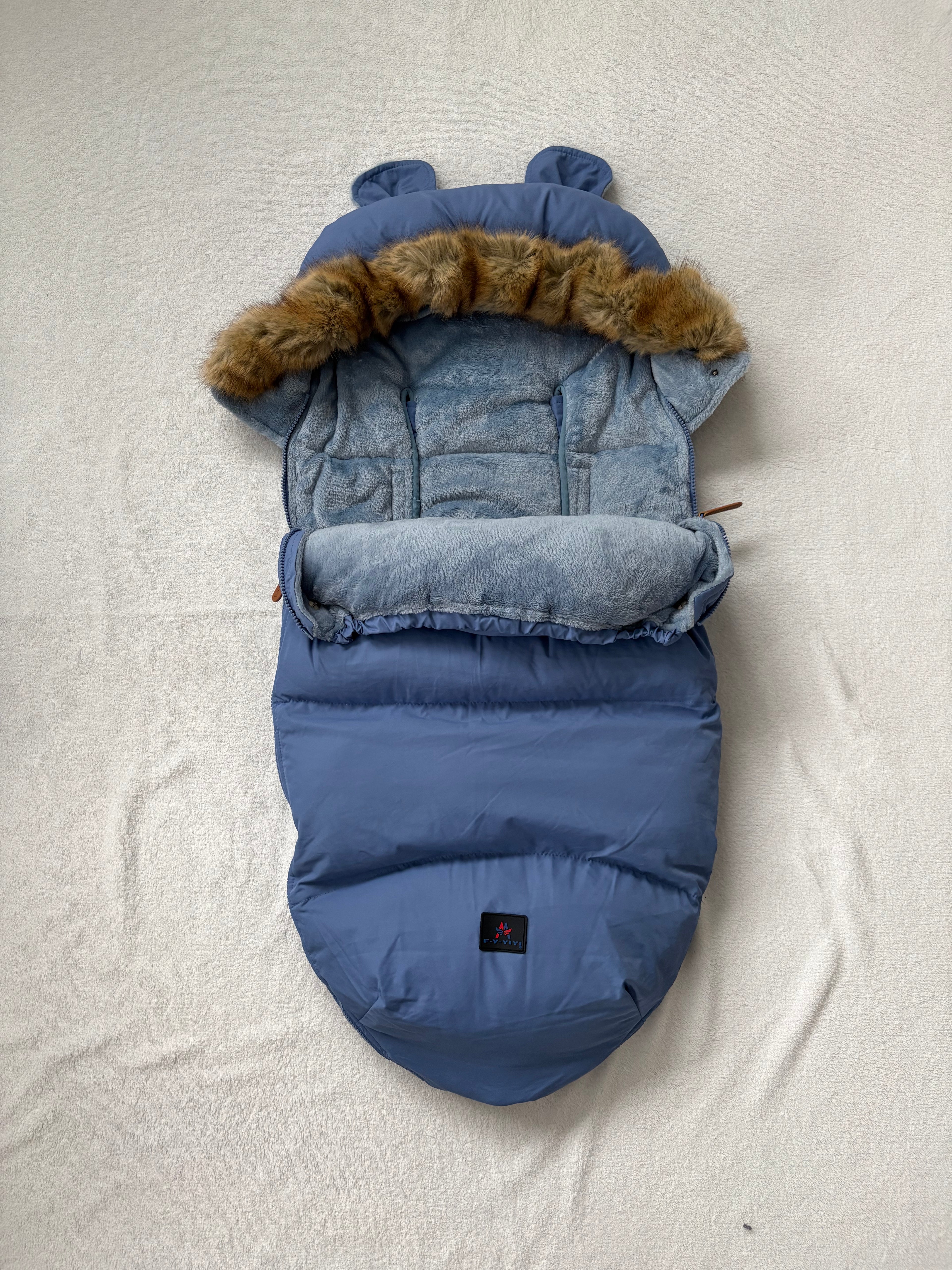 Flauschiger Baby Fußsack